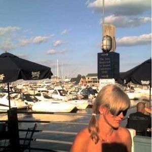 Meet your Posher, Carolyn caiya